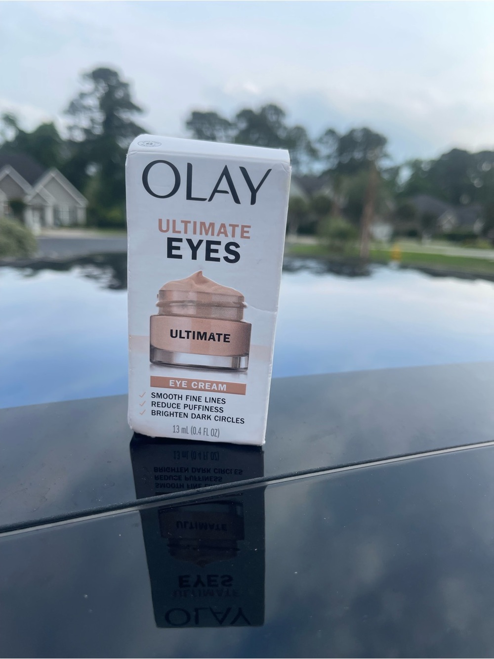OLAY Ultimate Eyes Eye Cream - Peach Pink Jar